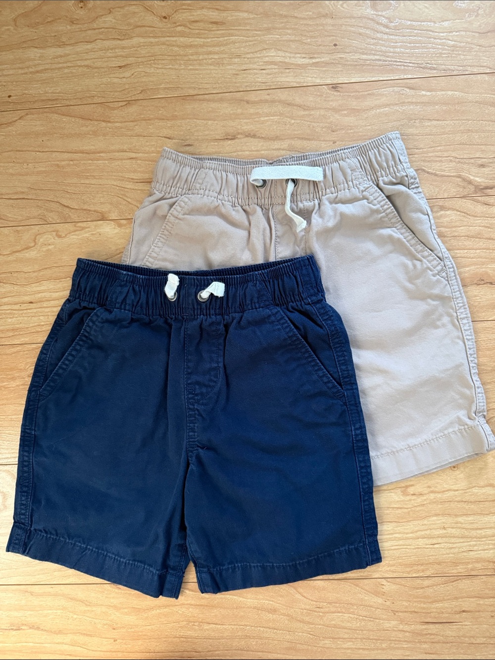 Hanna Andersson Navy and Khaki Elastic-Waist Shorts Duo